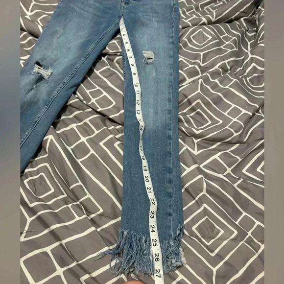 We The Free People  Frayed Skinny Crop Jeans Size 24 Distressed - Picture 5 of 11